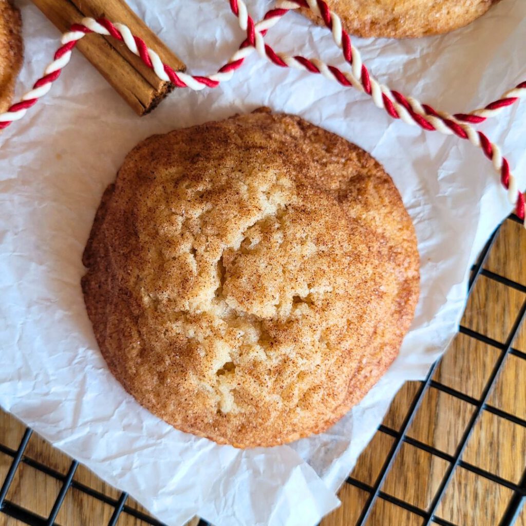 Weihnachtliche Snickerdoodle Kekse mit Sauerteig: Butterweich, aromatisch und unwiderstehlich lecker! 🍪✨
