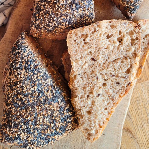 Weltmeisterbrötchen: Gesunde Körnerbrötchen mit Sauerteig - KRÜMELIG