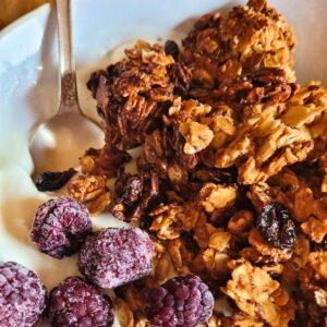 Schoko-Granola mit Sauerteig: Gesundes Knuspermüsli selber machen