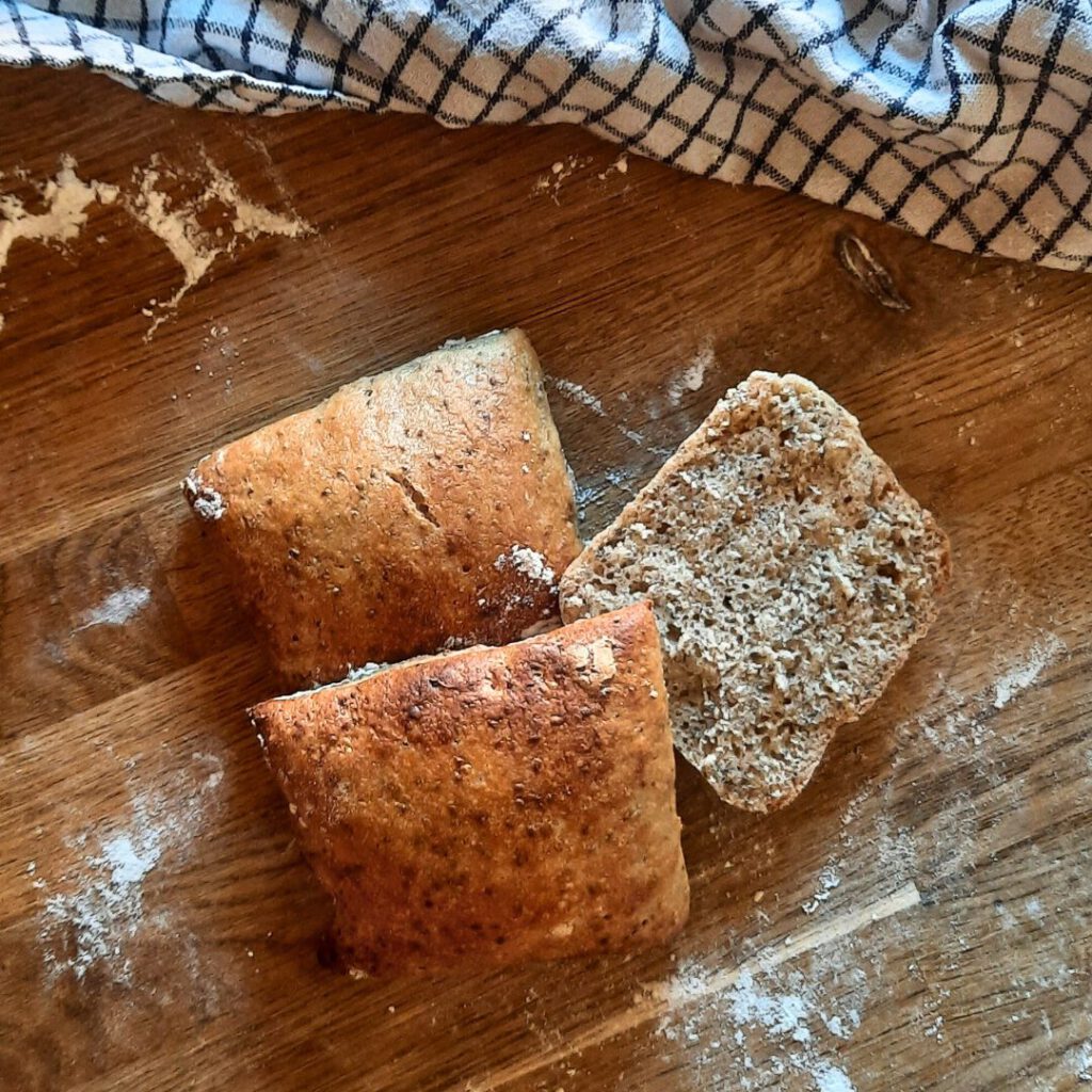 Chia Dinkel Brötchen über Nacht