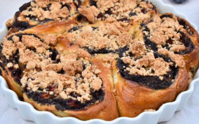 Zwetschgen Mohn Schnecken mit Streuseln – mit Sauerteig