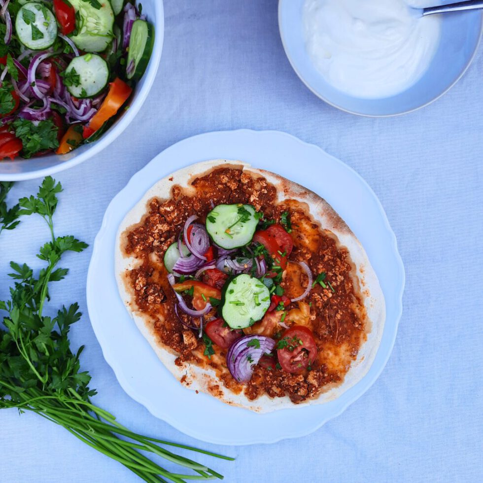 Das beste Rezept für Vegetarisches Lahmacun mit Sauerteig - KRÜMELIG Das beste Rezept für Vegetarisches Lahmacun mit Sauerteig - KRÜMELIG