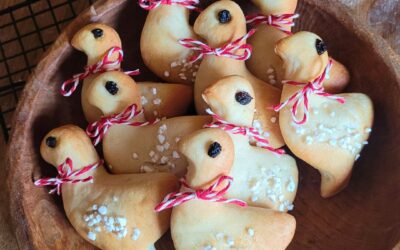 Süße Martinsgänse mit Sauerteig backen