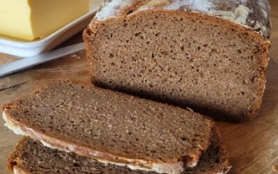 Das einfachste Roggenvollkornbrot der Welt – mit Sauerteig